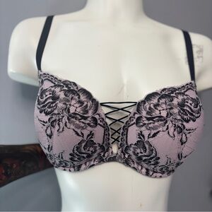 🍄3/$20 La SENZA Black and Pink Lace Bra